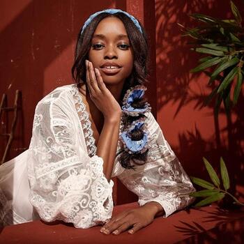 Nastaviteľná čelenka do vlasov Flores & Bloom Margarita Bonita